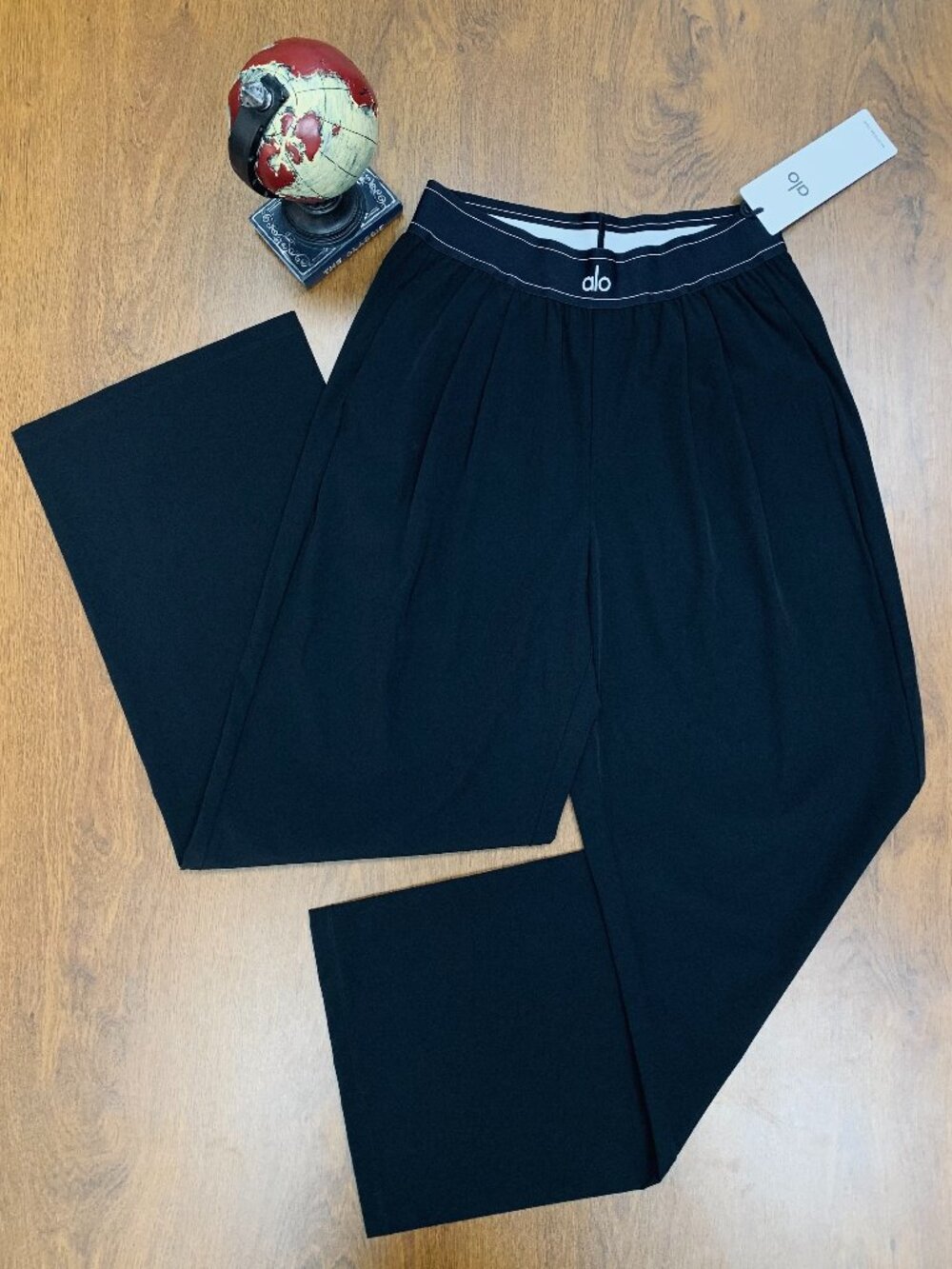 Alo Yoga Black Trouser Minimal Everyday Essential Pants (Regular 30-inch)💕💎 - Picture 2 of 8